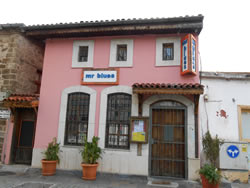 Mr Blues bar in Kaleici, where expats and English-speaking Turks tell stories and sing karaoke