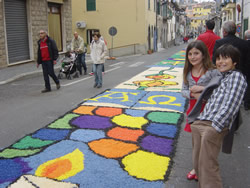 Cathy’s kids on the day of the infiorata in Capodimonte, April 2012