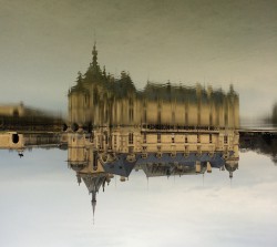 Chantilly castle and its reflection (upside down view)